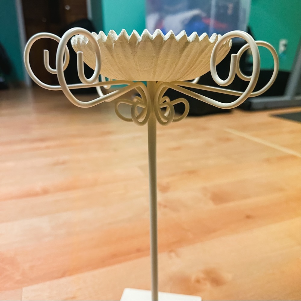 Home | Beige Standup Sunflower Jewelry Necklace Bracelet Organizer - Picture 4 of 5